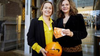 Minister Schippers receives the first tickets for the Women’s Olympic Qualifying Tournament